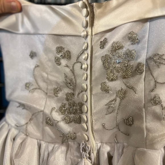 Ivory wedding dress - Picture 3 of 4